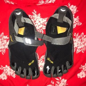 Vibram 5 finger shoes